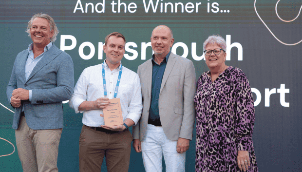 Andrew Williamson accepting Port of the Year Seatrade Cruise Award