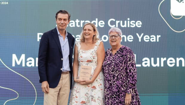 Marie-Caroline Laurent accepting Personality of the Year Seatrade Cruise Award