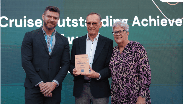 Giora Israel accepting Outstanding Achievement Seatrade Cruise Events